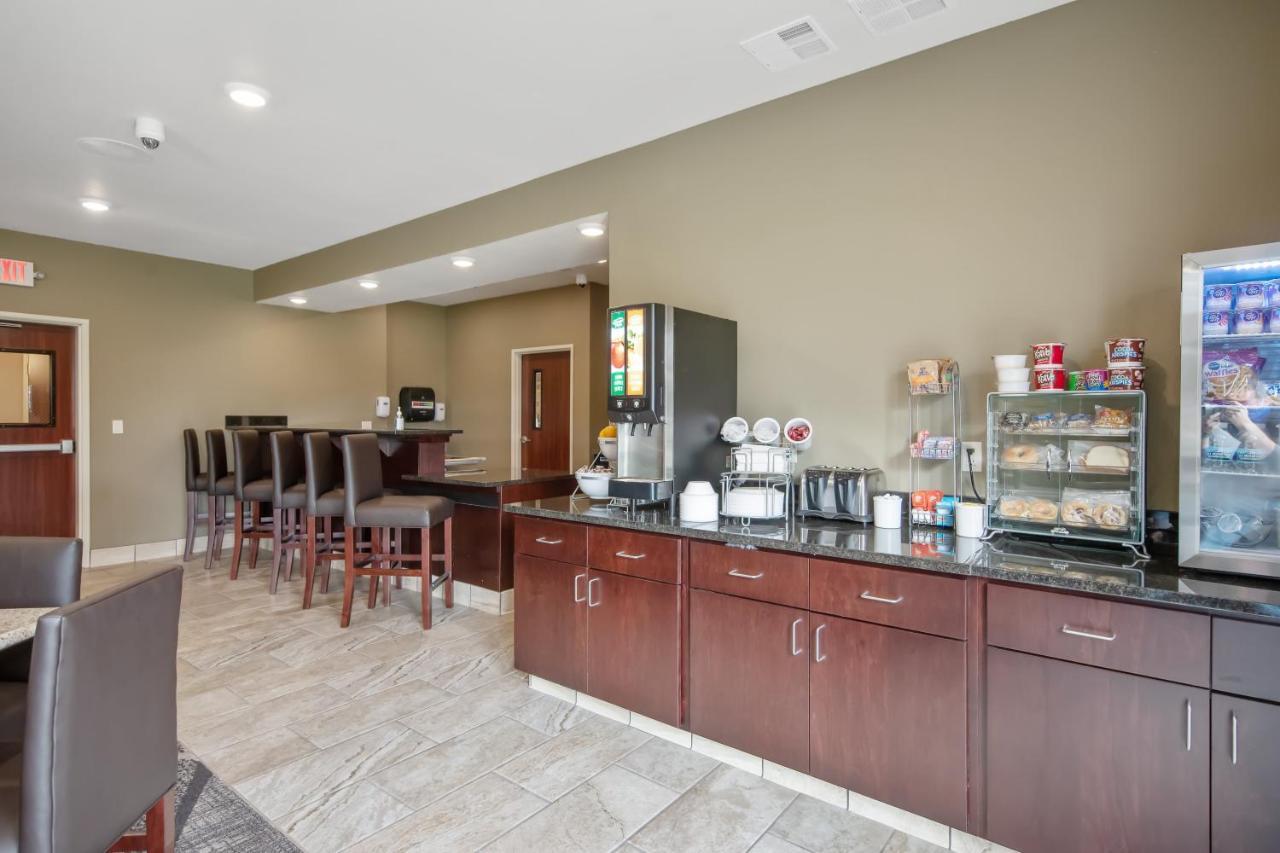 Cobblestone Hotel&Suites - Austin Extérieur photo