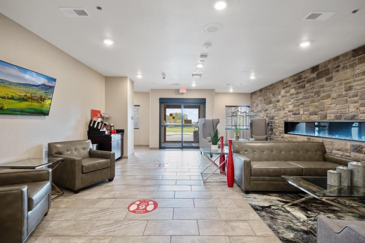 Cobblestone Hotel&Suites - Austin Extérieur photo