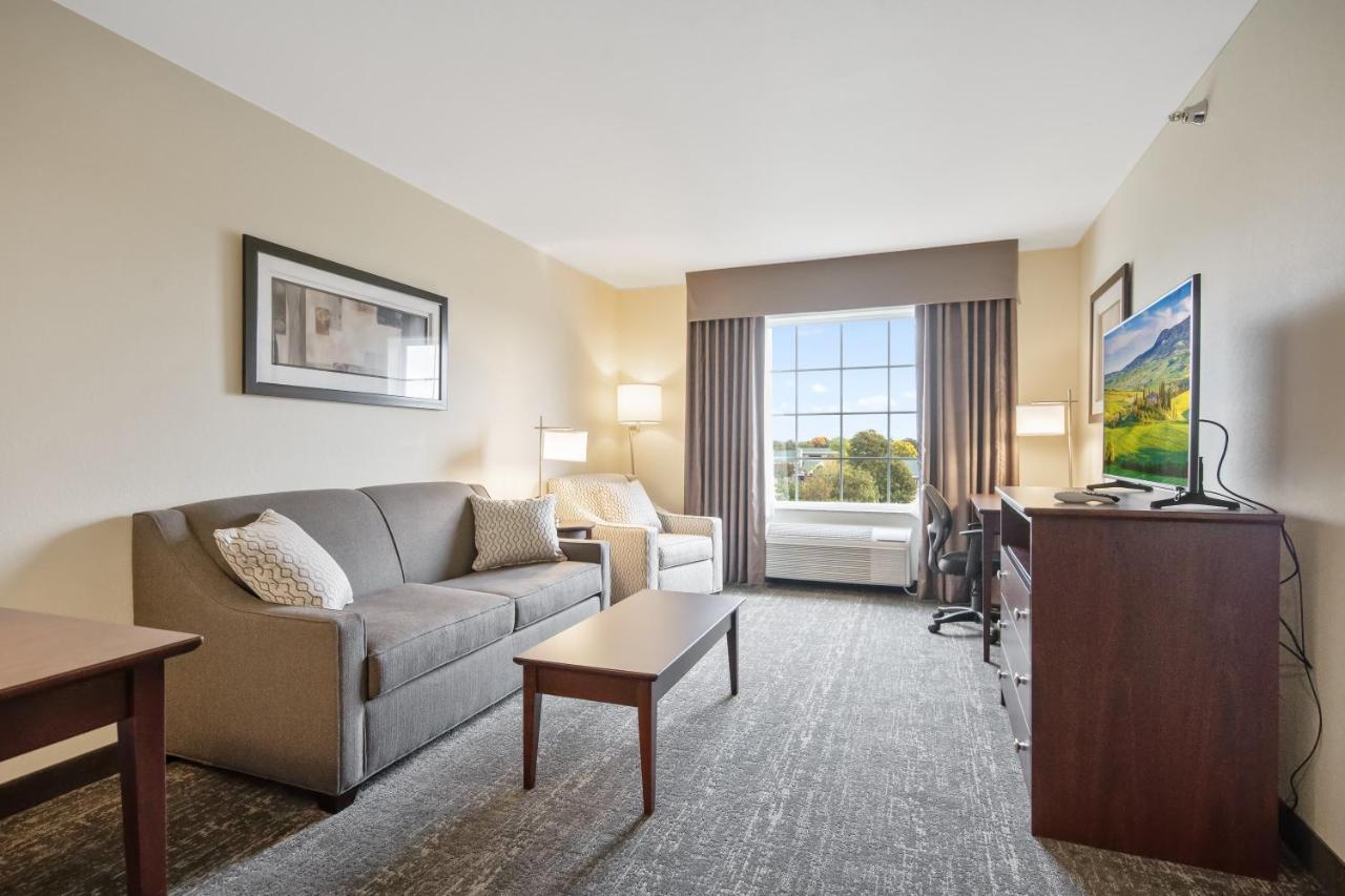Cobblestone Hotel&Suites - Austin Extérieur photo
