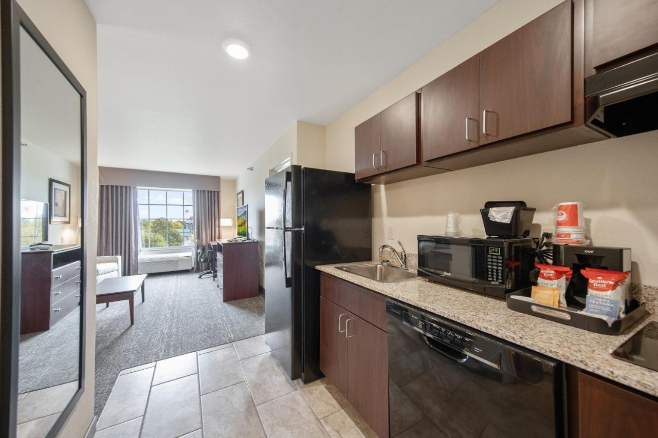 Cobblestone Hotel&Suites - Austin Extérieur photo